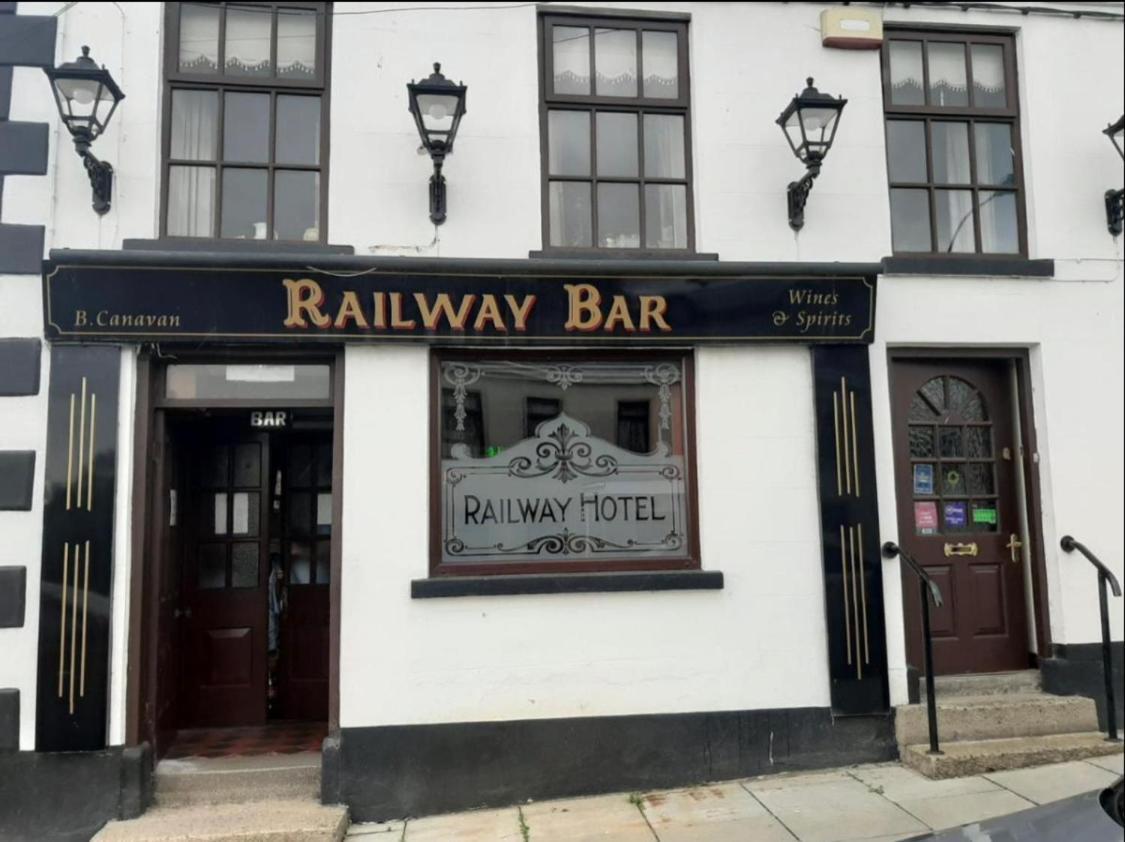 Railway Bar Apartment Poyntzpass Esterno foto