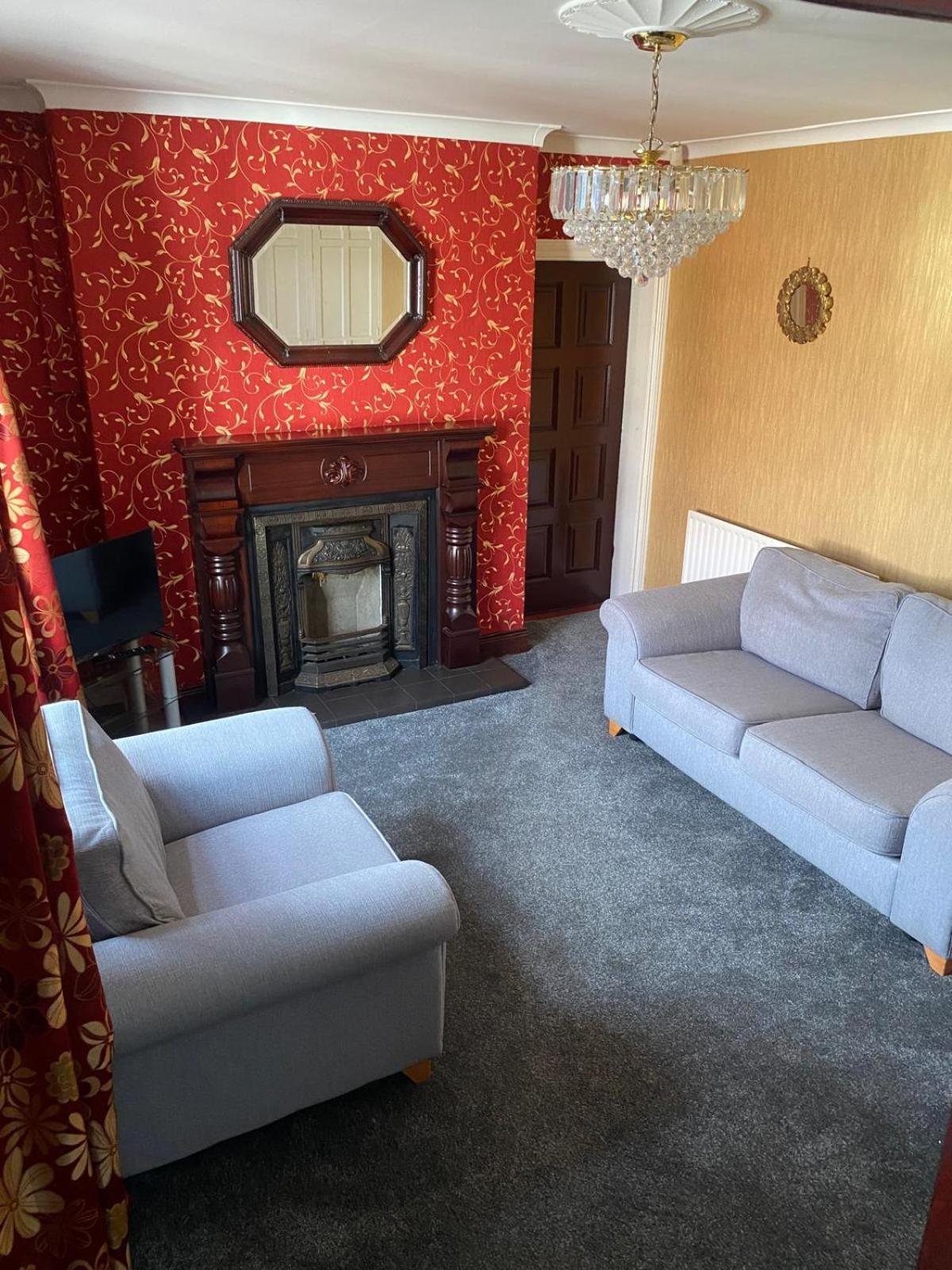 Railway Bar Apartment Poyntzpass Esterno foto