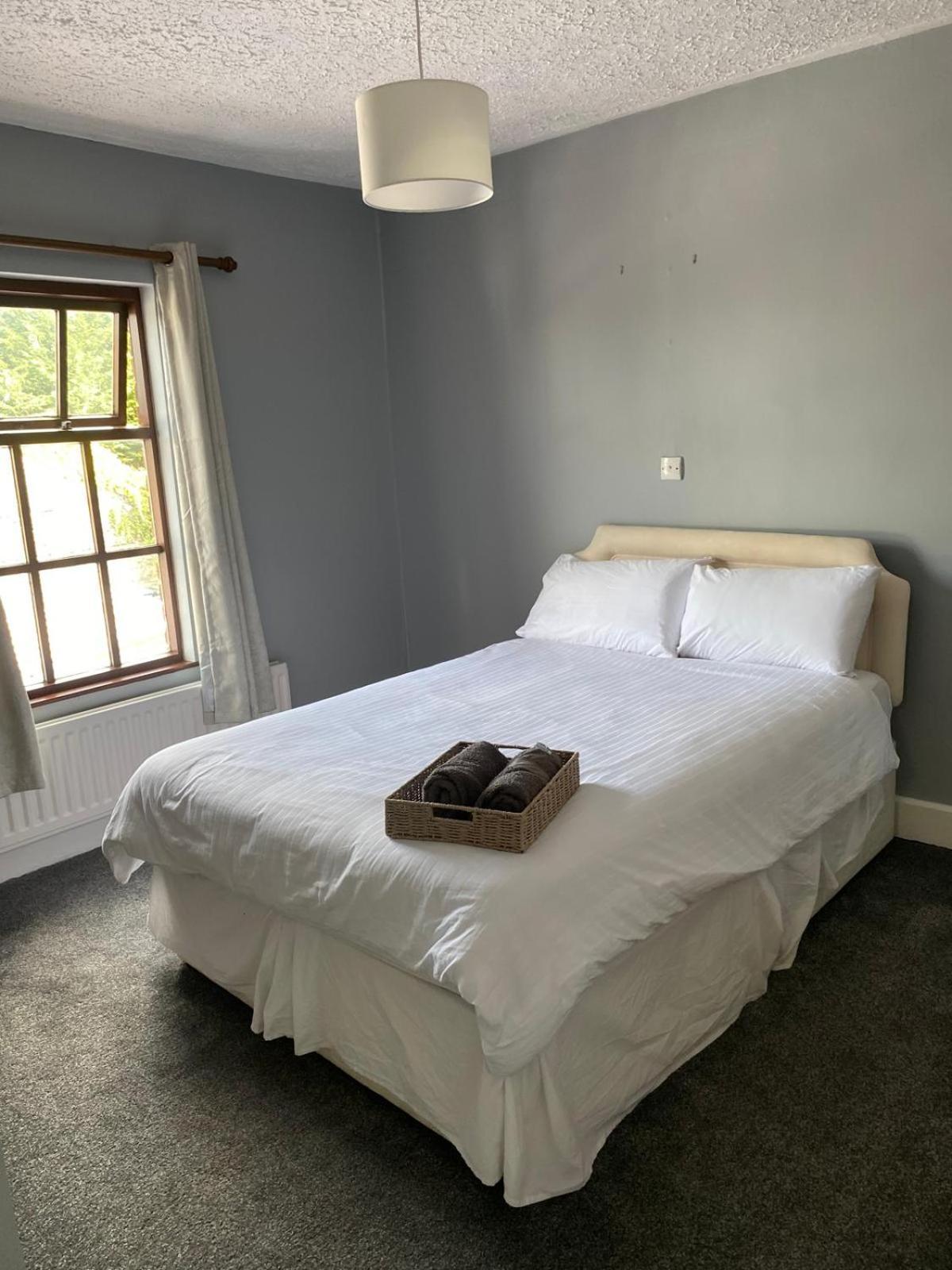 Railway Bar Apartment Poyntzpass Esterno foto